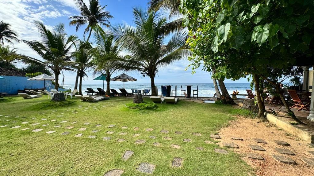 Isle Of Thalpe Bed & Breakfast Unawatuna Bagian luar foto