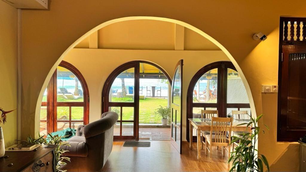 Isle Of Thalpe Bed & Breakfast Unawatuna Bagian luar foto