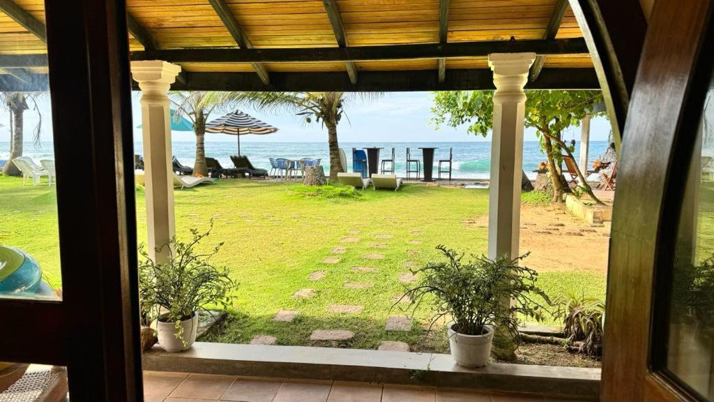 Isle Of Thalpe Bed & Breakfast Unawatuna Bagian luar foto