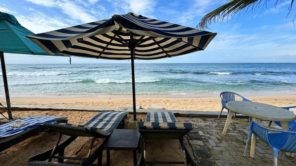 Isle Of Thalpe Bed & Breakfast Unawatuna Bagian luar foto