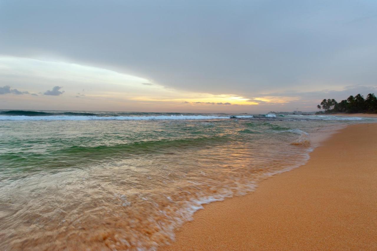 Isle Of Thalpe Bed & Breakfast Unawatuna Bagian luar foto